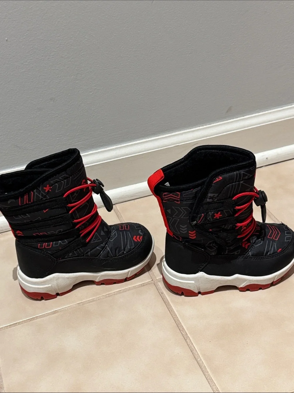 CIOR Winter Snow Boots - Red/Black size 6